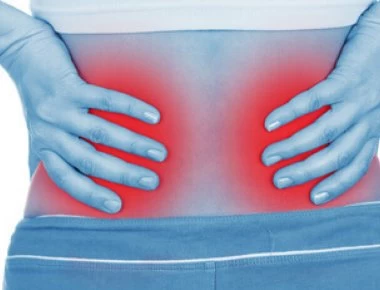 Πόνος στα νεφρά: Ποιες σοβαρές παθήσεις κρύβει